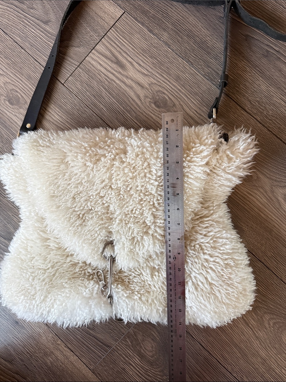 Genuine Sheepskin Shearling Crossbody Bag Oversized with a black Leather Strap - Picture 10 of 15